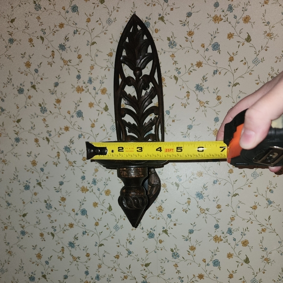 Handcarved sconce pair, 17" height, 5"width. Great Condition. - Picture 4 of 9